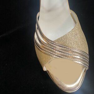 Sparkly Gold Pumps